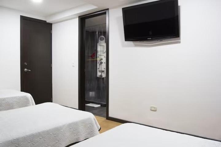 Hotel Airport Travel Bogota Exterior photo